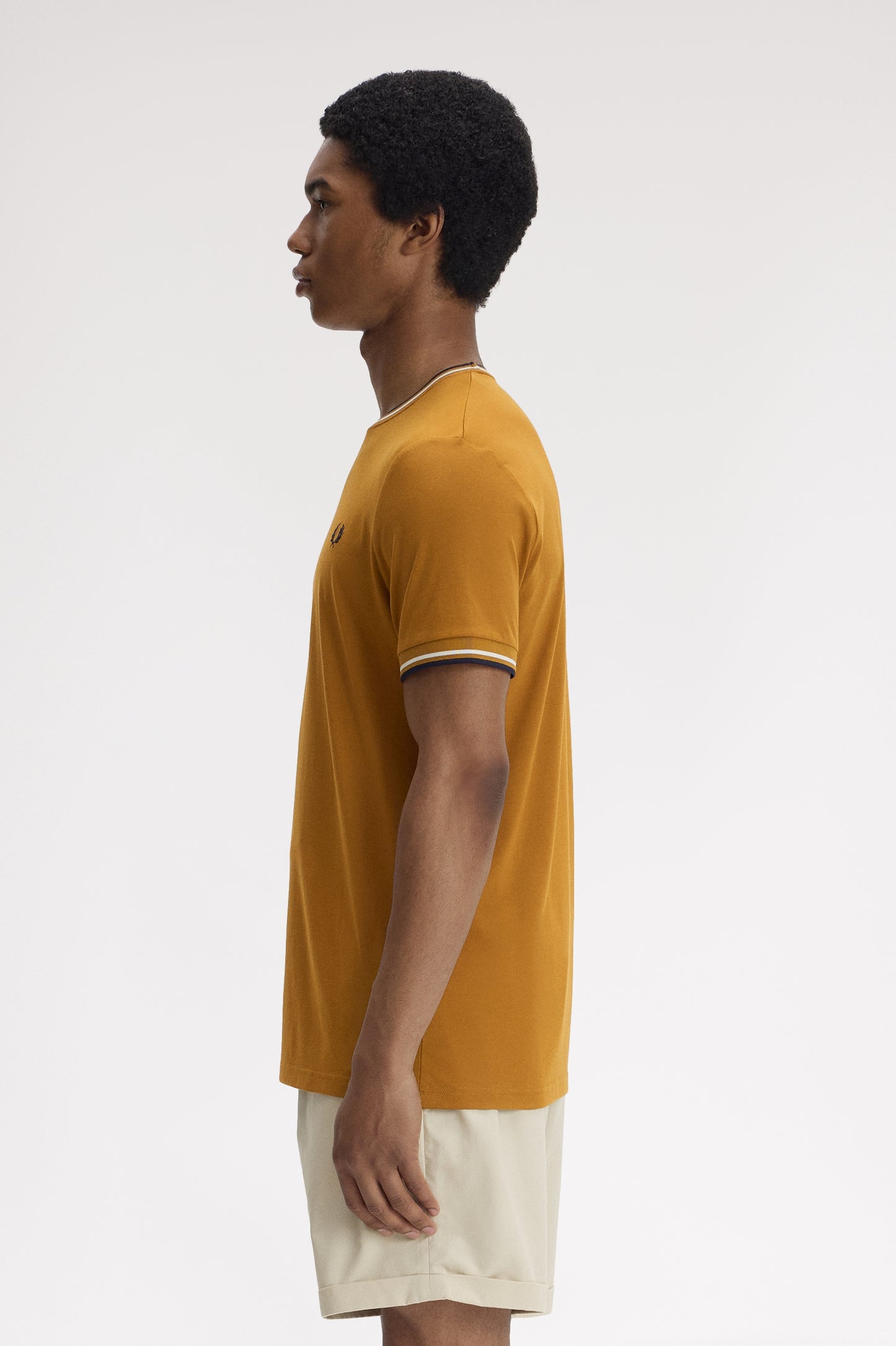 Fred Perry tshirt M 1588 kleur V46 caramel