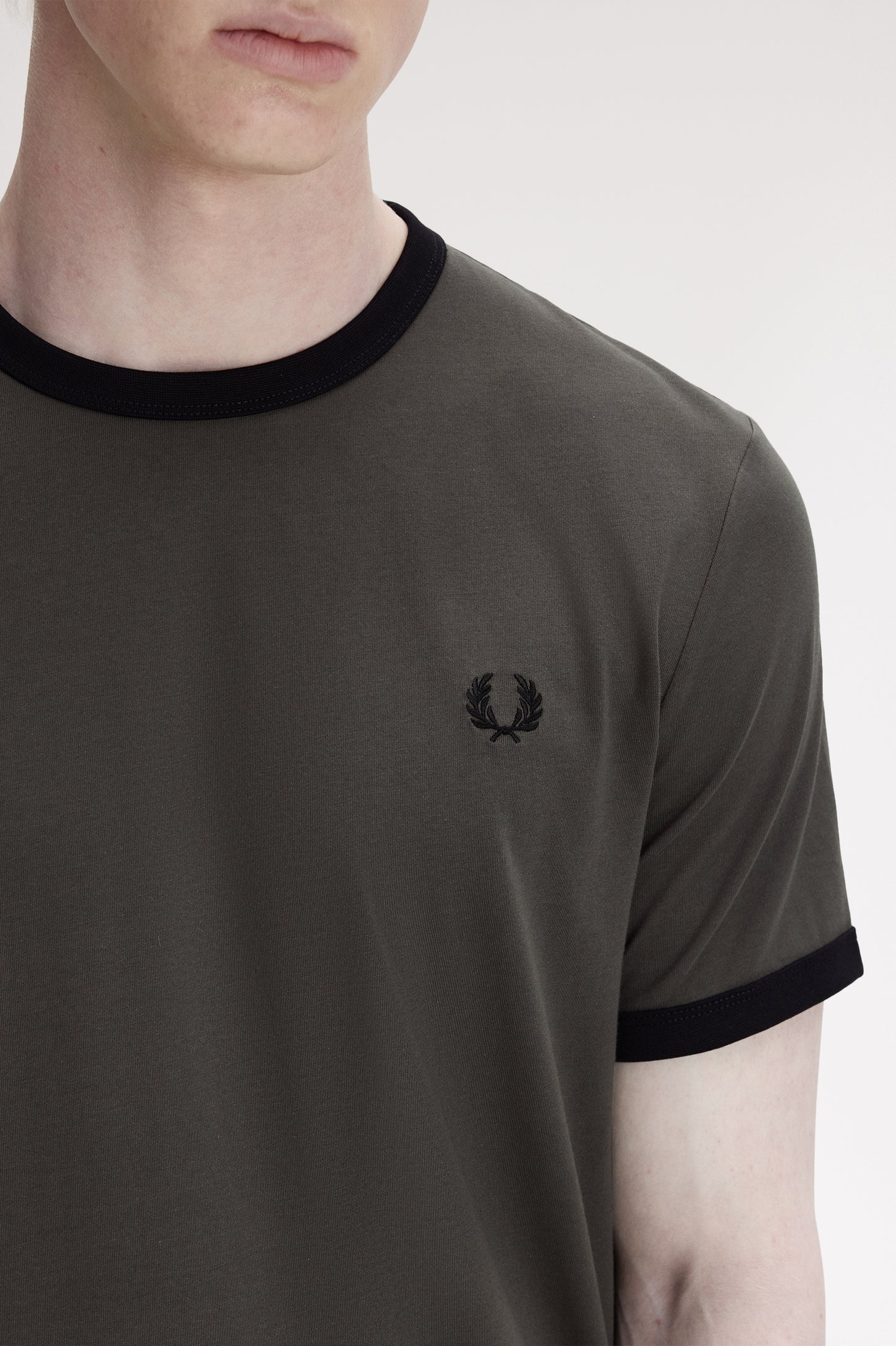 Fred Perry tshirt M 3519 kleur U70 greenblack