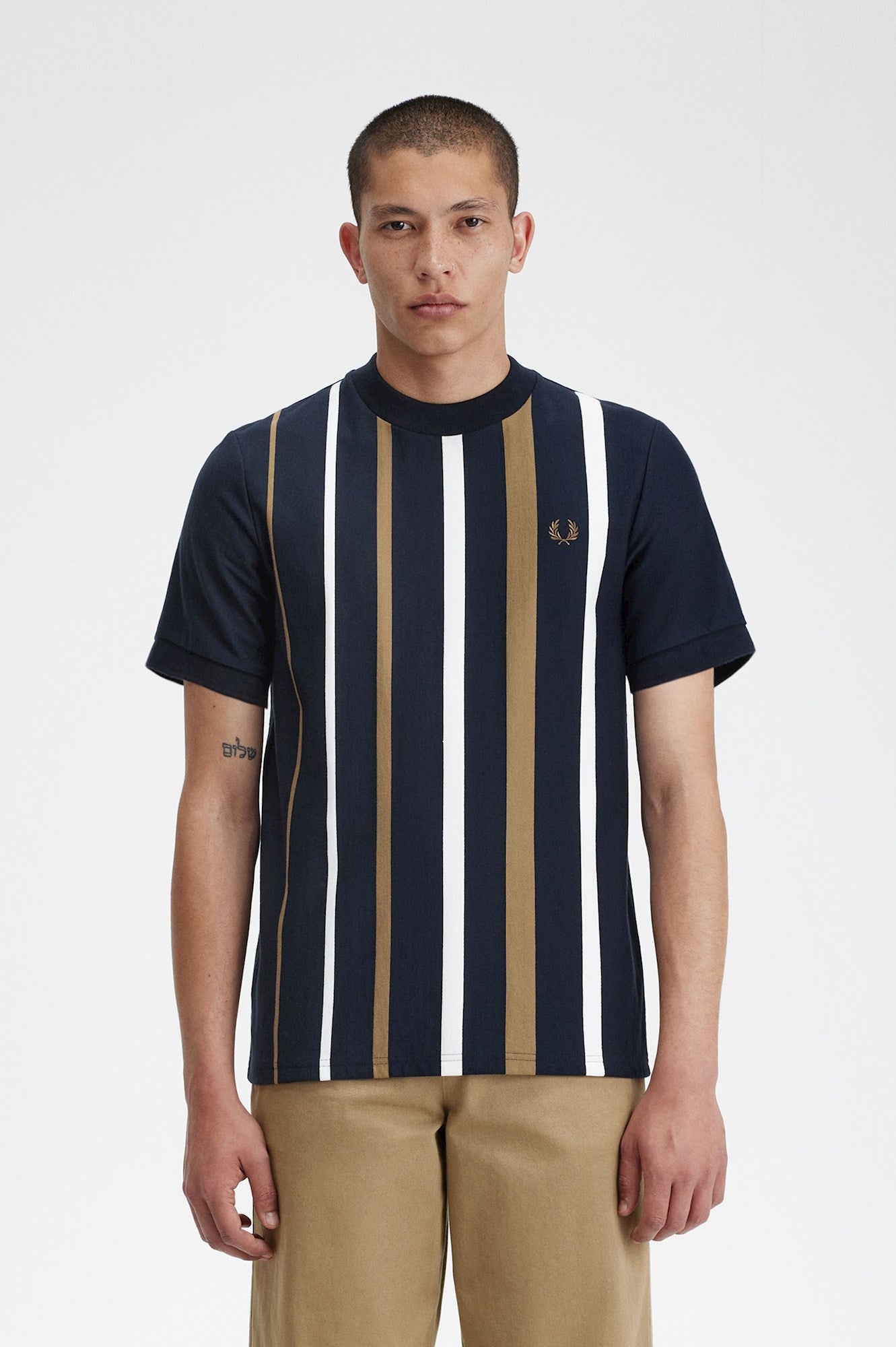 Fred Perry Gradient Stripe T-Shirt M 7703 kleur 608 Navy